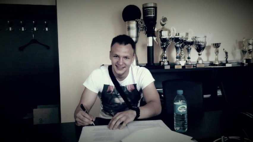 Filip Zegzuła podpisał nowy, trzyletni kontrakt z Rosą...