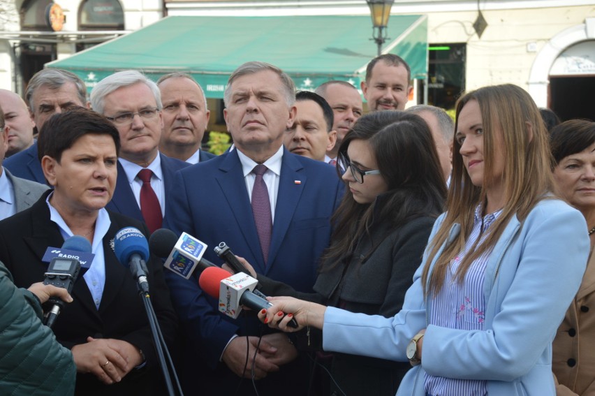 Wybory samorządowe 2018. Wicepremier Beata Szydło spotkała się z tarnowianami na Rynku [ZDJĘCIA]