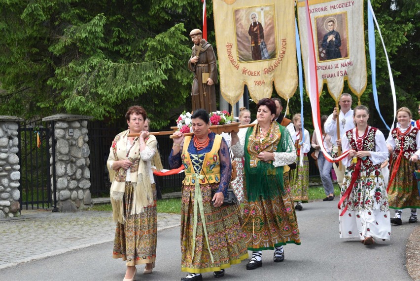 Zakopane. Procesja Bożego Ciała górali z turystami [ZDJĘCIA]