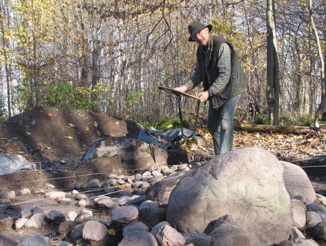 Przybyli ze Wschodu osadnicy zaadoptowali formę pochówku stosowaną powszechnie na terenie Mazowsza &#8211; opowiada Dariusz Krasnodębski z Instytutu Archeologii i Etnologii PAN. Jego ekipa realizuje projekt badawczy "Początki chrześcijaństwa na pograniczu mazowiecko-ruskim&#8221;.