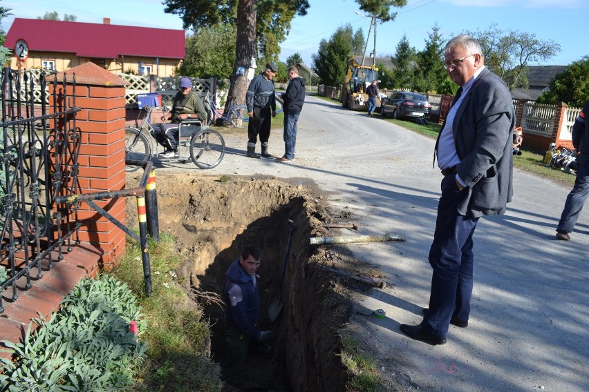 Śląsk Plus Mieszkańcy gminy Koniecpol dostaną prezent na święta. W ich kranach popłynie woda