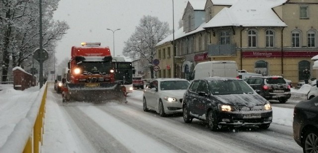 Sprawdź, gdzie zgłosić oblodzoną drogę, zaśnieżony chodnik w Pruszczu Gdańskim