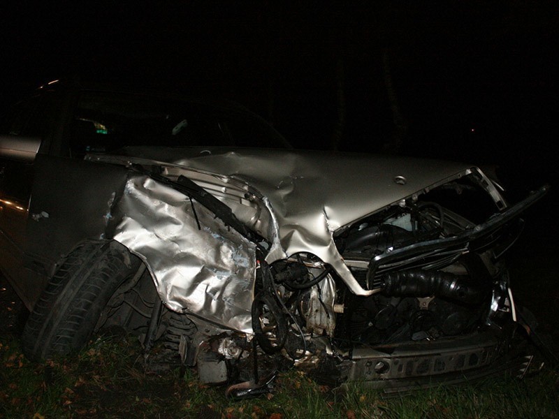 Wypadek na drodze krajowej numer 6. Opel zderzył się z mercedesem [zdjęcia] 