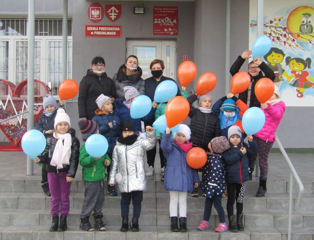 Przedszkolaki z Podchojn wzięły udział w obchodach Międzynarodowego Dnia Praw Dziecka i Kampanii Pomarańczowej Wstążki.