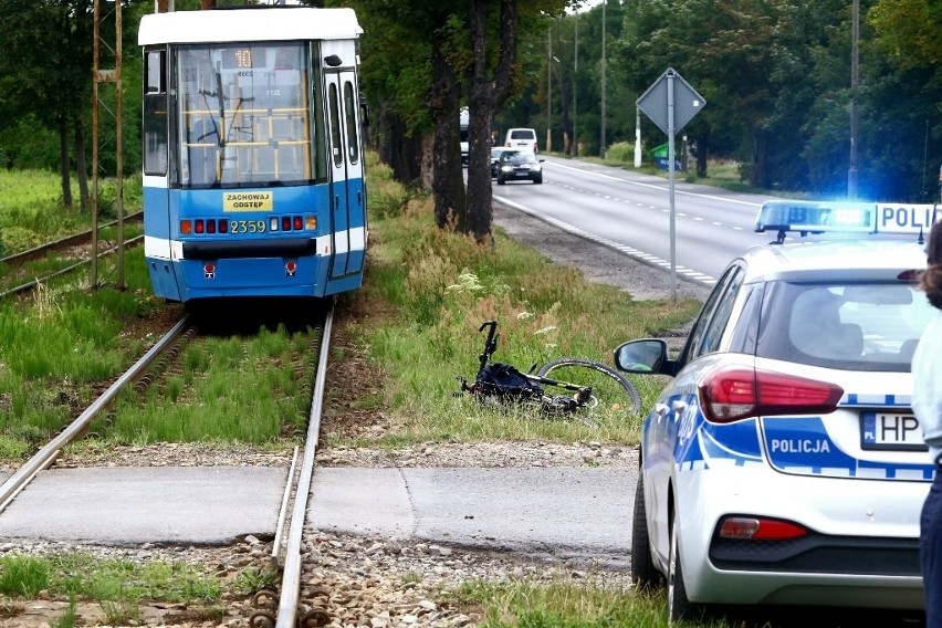 Tramwaj potrącił rowerzystę na ul. Kosmonautów 7.07.2022