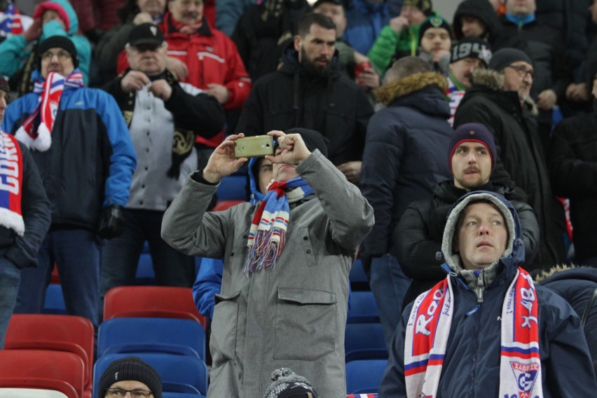 Górnik Zabrze - Wisła Kraków: mimo zimna, na trybunach był...