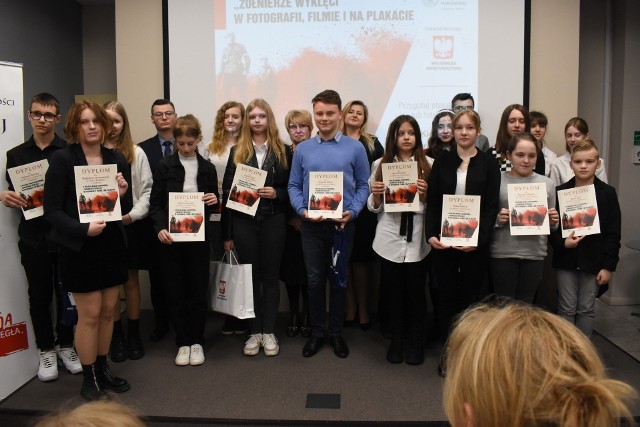 Laureaci i wyróżnieni w konkursie „O Polskę biało-czerwoną… Żołnierze Wyklęci w fotografii, filmie i na plakacie”