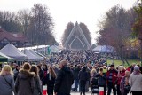 Tłumnie odwiedzali groby bliskich zmarłych na cmentarzu przy Majdanku. Zobacz zdjęcia