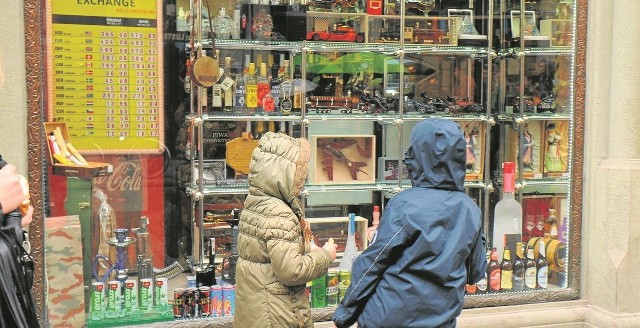 Na razie nie wiadomo, czy od 26 grudnia będzie obowiązywał zakaz nocnej sprzedaży alkoholu w sklepach w Dzielnicy I.