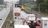 Wypadek na A4. Jedna osoba ranna, droga zablokowana