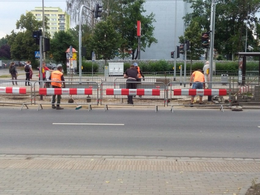 Na Ślężnej powstaje droga dla rowerów. Sprawdziliśmy, jak idą prace (ZDJĘCIA)