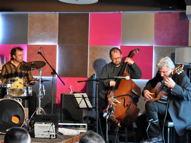 Tym razem w restauracji Klimaty wystąpiło Trio Janusza Strobla.