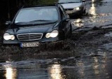 Szczecin. Ul. Gdańska zalana. Olbrzymie korki