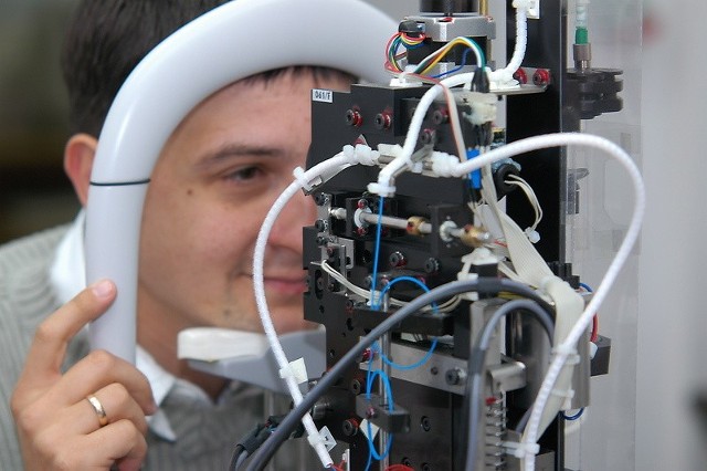 Dr Maciej Wojtkowski wynalazł tomograf optyczny.
