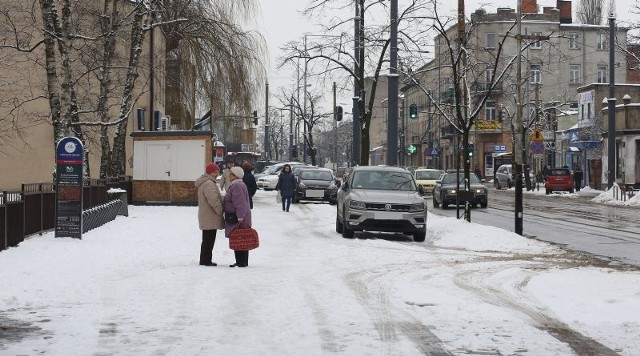 Za rok, po przebudowie ul. Rzgowskiej  ma być więcej zieleni, ale nie miejsc parkingowych.