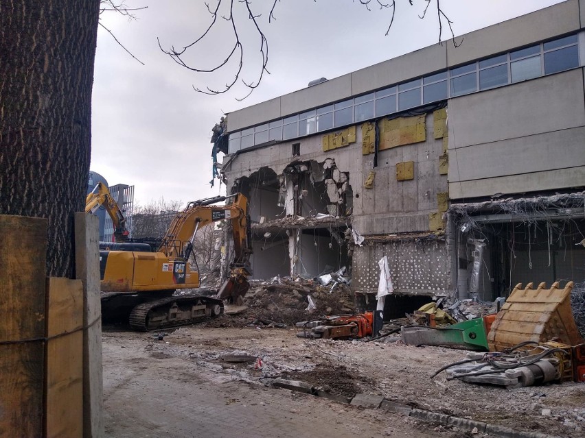 Wyburzanie galerii handlowej przy ulicy Czystej we Wrocławiu