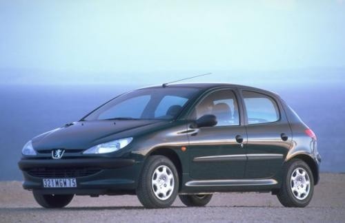 Fot. Peugeot: Peugeot 206 jest przykładem popularnego...