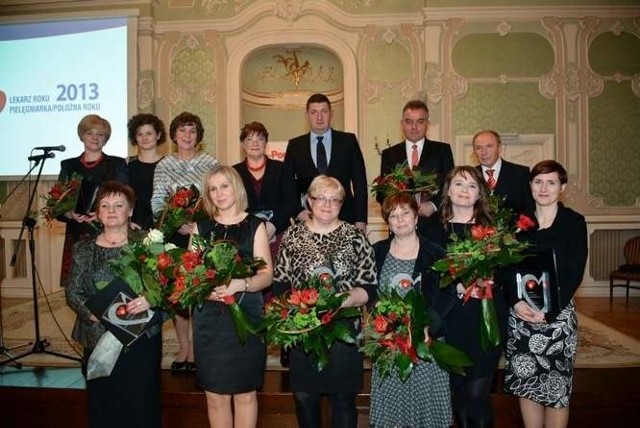 Oto nasi laureaci: w górnym rzędzie od lewej: Krystyna Korycka, Alicja Dudka-Chaberska, Alicja Finkiewicz-Petersen, Teresa Markowska, Marek Piotrowski, Bogdan Galar, Piotr Szymczak. Na dole od lewej: Marianna Popławska, Agnieszka Szyłak-Łysoń, Alina Bartnicka, Bożena Sołowiej, Anna Majewska, Aneta Zabielska-Drągowska.