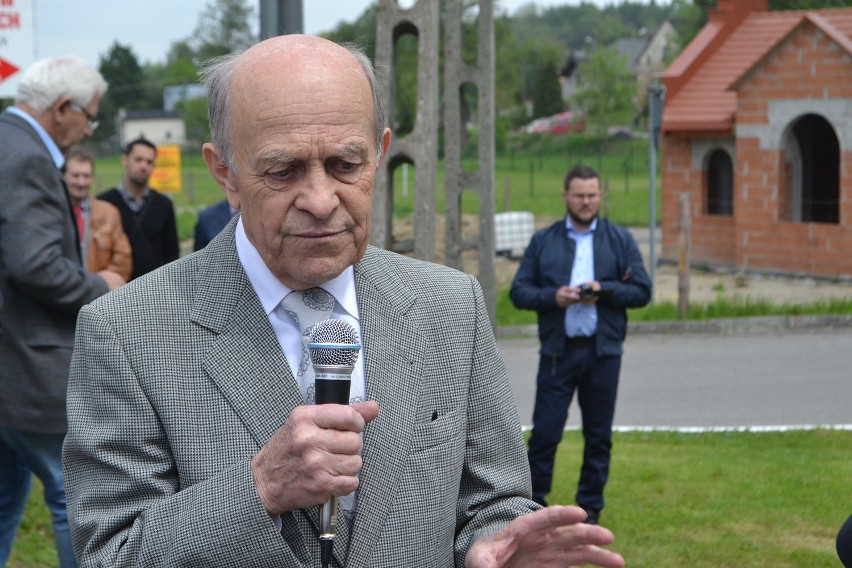 W Czernicy odsłonięto obelisk upamiętniający legendarnego...