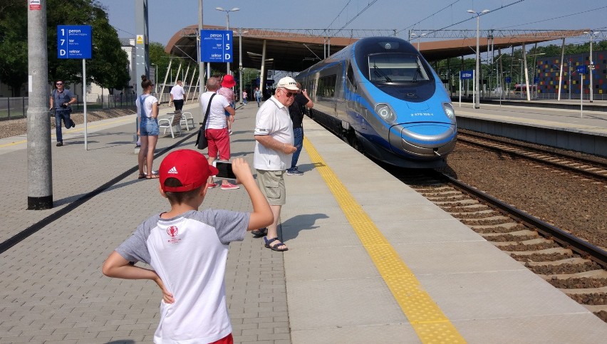 10.07.2017 lodz dworec kolejowy lodz widzew przyjazd pociagu...