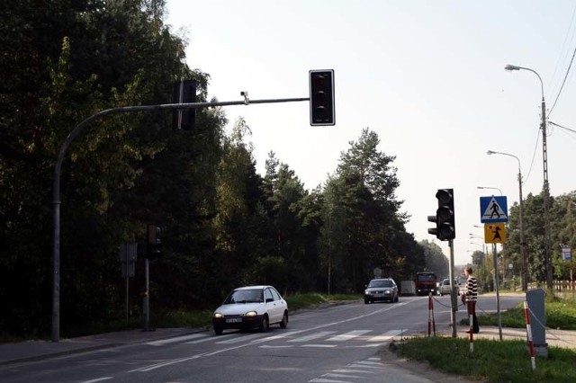 jest wąska, a panuje na niej bardzo duży ruch