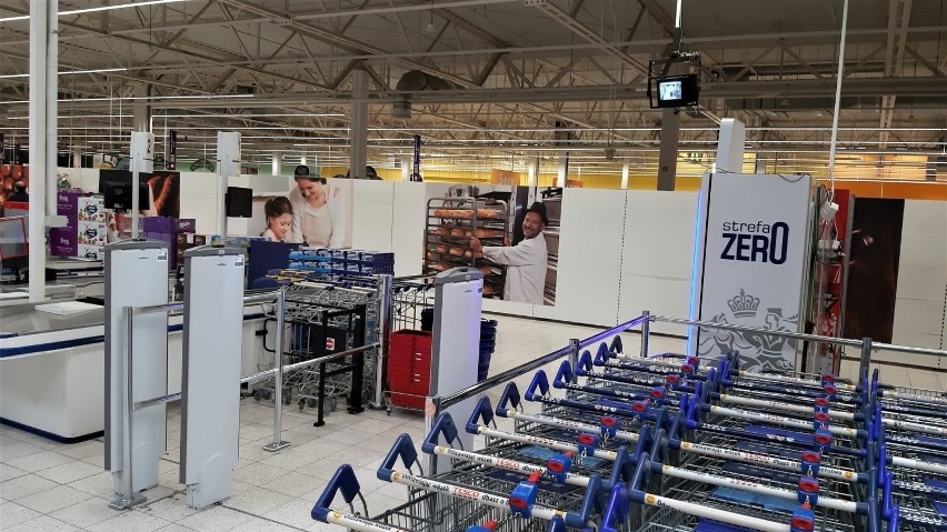 Tesco w Galerii Ozimska w Opolu.