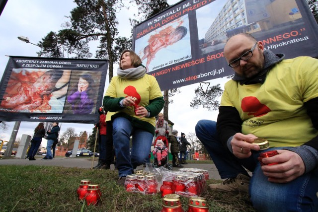 Także w marcu tego roku pikietowano przed szpitalem na Bielanach w Toruniu. Demonstrację przygotowała wtedy Fundacja Pro-Life