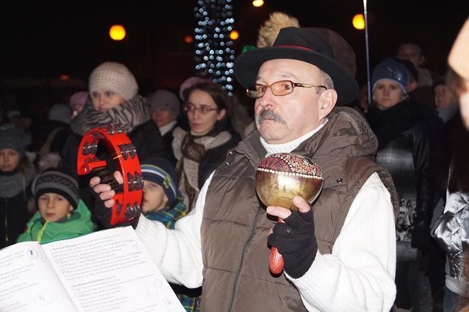 Orszak Trzech Króli przeszedł w środę po ulicach Koziegłów.