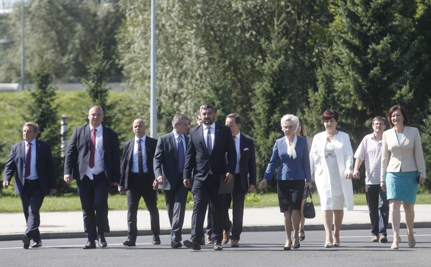 Podkarpacki PiS zaprezentował kandydatów i baner wyborczy w...