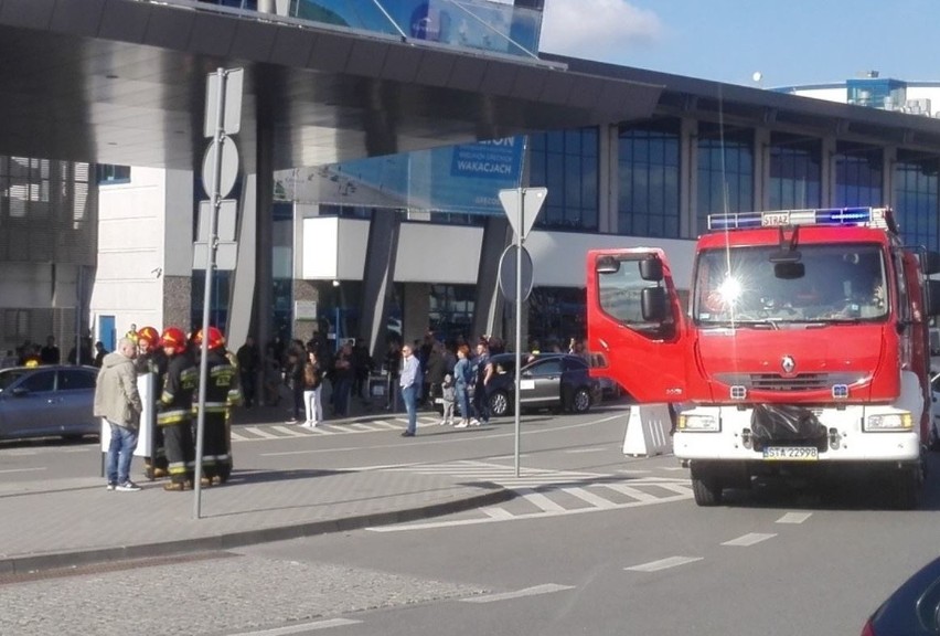 1.05.2019 rok. Alarm bombowy na lotnisku w Pyrzowicach.