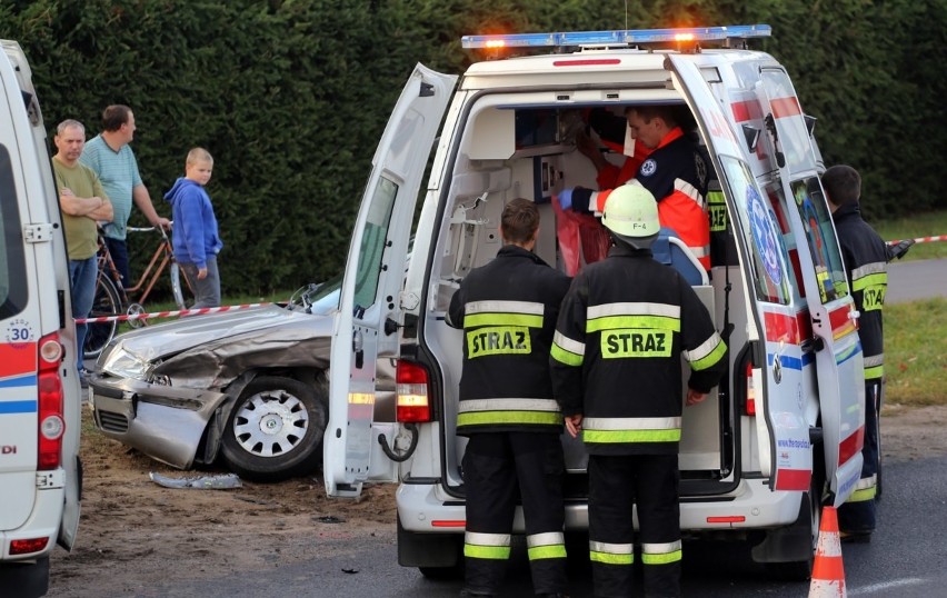 Jadąca po rannego karetka miała wypadek, trzy osoby ranne [zobacz zdjęcia i  wideo]