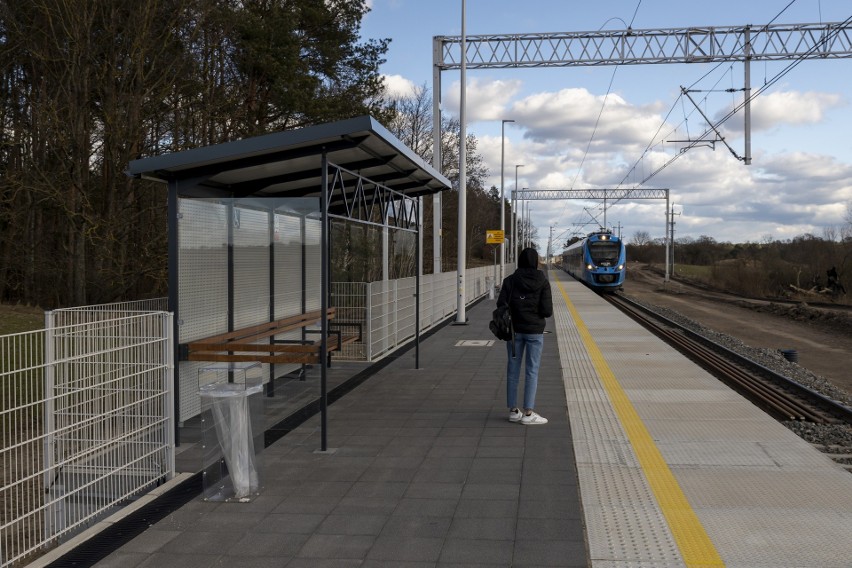 Przebudowany przystanek Mierzęcin na linii Poznań - Szczecin