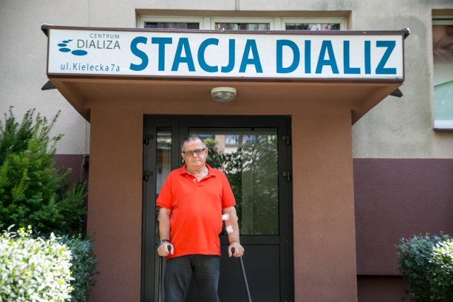 Stanisław Kabudzki: Znam z dializ mężczyznę, 1,90 wzrostu, który po niedługim czasie stracił nogę i waży obecnie 50 kilogramów. Jest cieniem człowieka. Nie można utrudniać takim ludziom leczenia