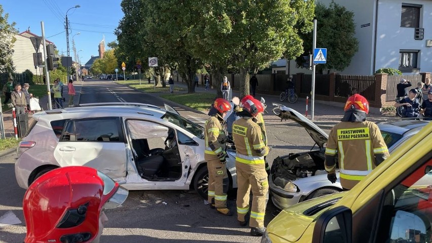 Wypadek na Alei Legionów w Łomży. Toyota zderzyła się z BMW