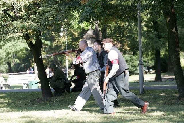 Obrona wieży spadochronowej w Katowicach 2013