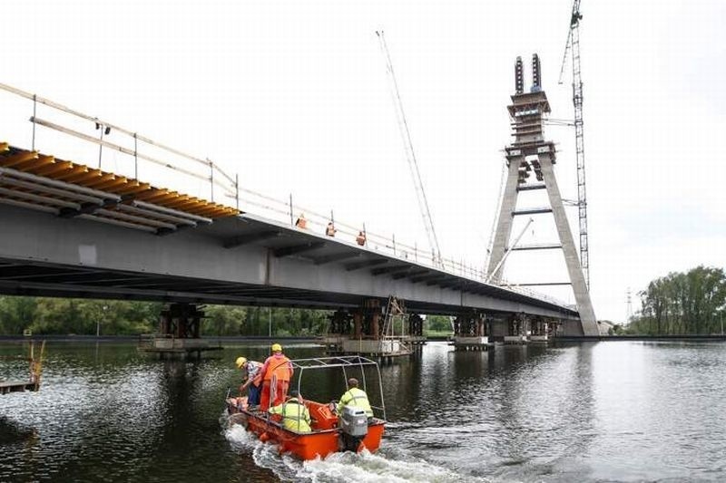 Trwa budowa nowego mostu w Rzeszowie. "Jeden z największych w Polsce" [WIDEO, ZDJĘCIA]