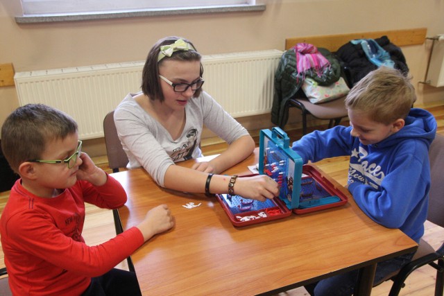 W festiwalu gier w Komprachcicach wystartowało kilkudziesięciu młodych graczy.