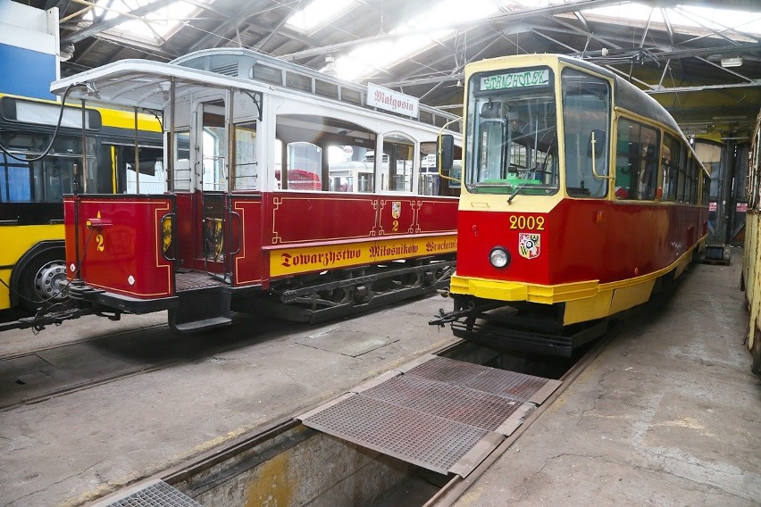 Oto zabytkowe wrocławskie tramwaje i autobusy [FILM, ZDJĘCIA]