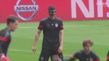 Barcelona - Bayern. Robert Lewandowski trenował w masce na Camp Nou [WIDEO]