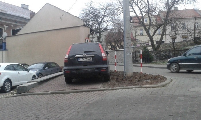 Zobacz, jak się parkuje w Wadowicach [ZDJĘCIA]