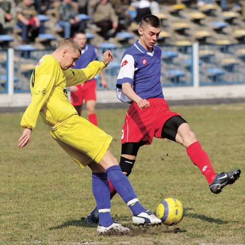 Michał Haftkowski (po prawej) w rundzie jesiennej strzelił dwa gole.