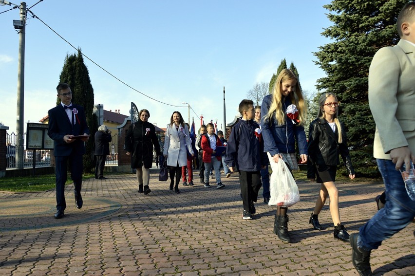 Staszkówka. Uroczyście świętowano rocznice niepodległości. W kościele odsłonięto okolicznościową tablicę