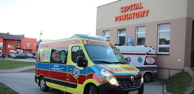 Powiatowy szpital w Przysusze cały czas przyjmuje zakażonych koronawirusem i nie ma wolnych miejsc.