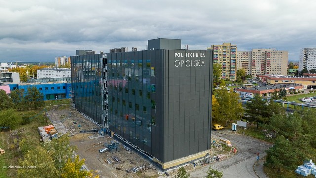 Budowa nowego gmachu Politechniki Opolskiej przy ul. Sosnkowskiego w Opolu.