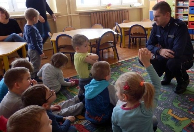 Karol Bator spotkał się z dziećmi ze szkoły w Łachowie.