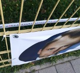 Białystok. Radni PiS mierzą plakaty posła Truskolaskiego. A w miejscu plakatów Lewicy ktoś wiesza Konfederację... [ZDJĘCIA]