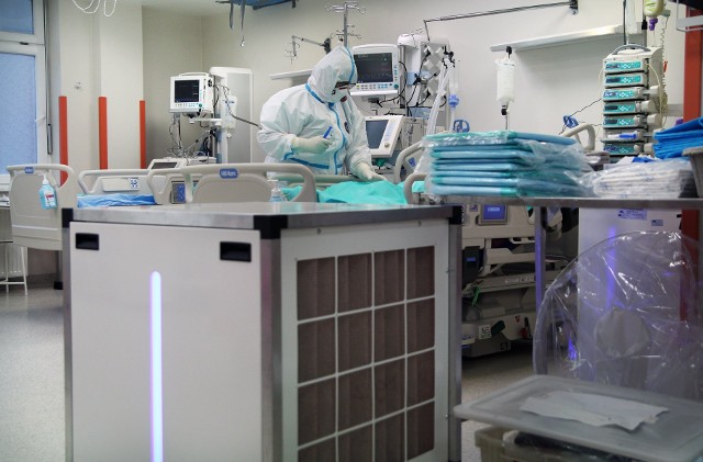 Na wtorek, 29 czerwca w oddziale "covidowym" w szpitalu w Grudziądzu przebywało 8 pacjentów z COVID-19 z czego 1 był podłączony do respiratora. W części niezakaźnej było 440 pacjentów.