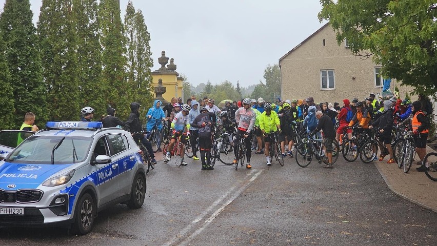 Rowerzyści z Przysuchy wzięli udział w kolejnym parafialnym rajdzie „Nepomucen 2023 – Żegnamy Lato”. Zobaczcie zdjęcia 