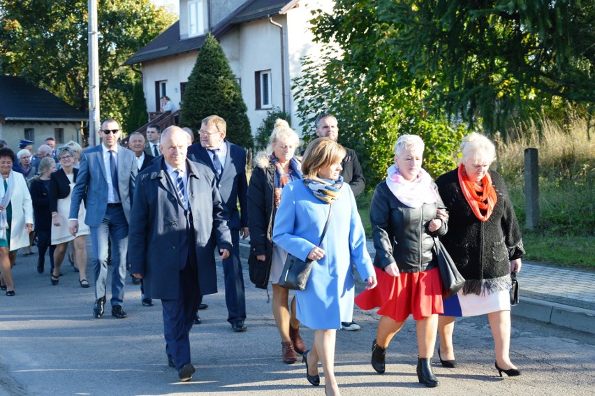 Strażacy z Czarnej Dabrówki ochotnicy mają swój sztandar