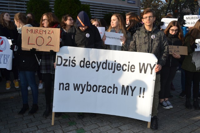 Protest pod LO nr 2 oraz Urzędem Miejskim w Jaworznie